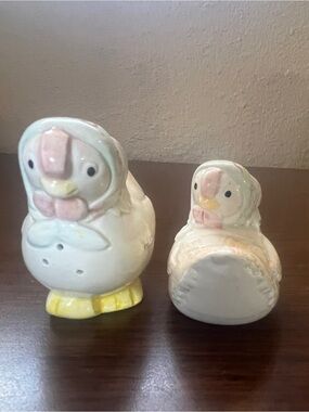 Vintage Ceramic Hen Salt and Pepper Shakers